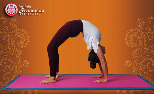 yoga postura da ponte chakrasana